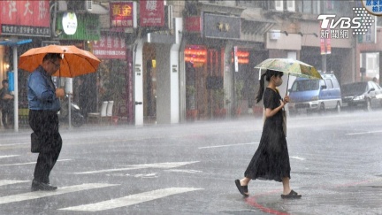 豪大雨炸全台！影響出勤「薪資怎麼算」　勞動部曝5種情境