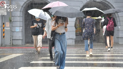 準備放颱風假？準山陀兒V轉路徑偏西　全台風雨恐達標