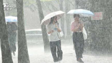 颱風共伴炸雨　宜蘭這些路段恐預警性封閉龜山島封2日