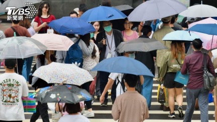 潭美颱風恐大折返！新一波東北季風下週殺到驟降7°C