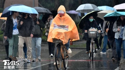 這天起「雨彈狂炸再降溫」　康芮北轉時間是關鍵