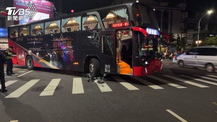 大客車又闖禍！台南女高中生逃劫險遭輾　單車成廢鐵