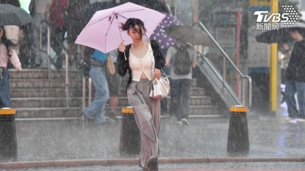 大雨又要來了！「全台連下3天」劇烈變天　鋒面北往南狂掃
