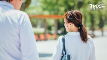 噁男大生裝睡性騷女僑生　公車上「猥褻27分鐘」全被錄