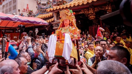 白沙屯媽祖「四季籤」顯靈！　示警馬年國運