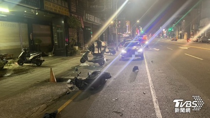 高雄女「沿路蛇行、闖紅燈」跑給警察追　自撞肋骨亡