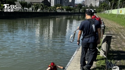 高雄愛河「1日3人」落水死亡　男屍又浮出被撈起