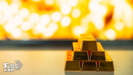 美國轟炸伊朗「引爆避險潮」　專家估黃金這時間漲到4千
