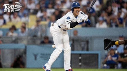 大谷翔平挨觸身球痛到大叫　道奇總仔爆氣抗議遭驅逐