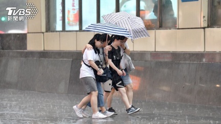午後雨彈來了！8縣市大雨特報　4地防大雷雨