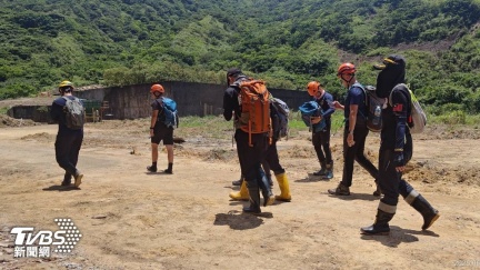 雙手留抓扯痕！登山客失足墜「小鬼瀑布」遺體困高百米溪谷