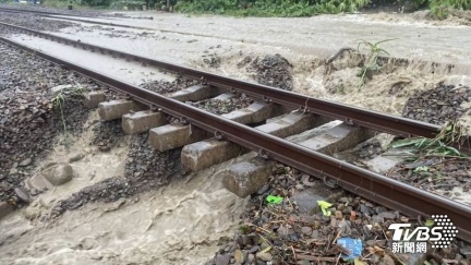 暴雨轟炸雲彰　台鐵二水＝林內雙線不通