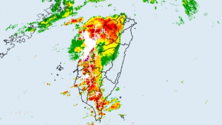彰化「大雷雨警報」！2縣市暴雨狂轟