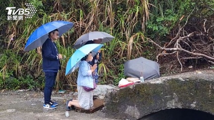 勇消張敬謙「葉克膜搶救」　父母岸邊燒金紙哭求奇蹟