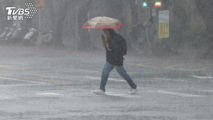暴雨狂轟！11縣市豪雨特報　2地嚴防「超大豪雨」