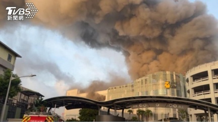 高市府急發警報！鋰電池工廠爆炸　「1區空污」快關門窗