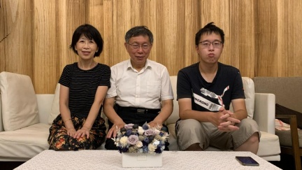 曬兒合照曝柯文哲曾約定1事　陳佩琪嘆一切成空