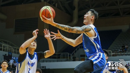 瓊斯盃上演台灣內戰　中華藍擊退中華白戰績3勝1敗
