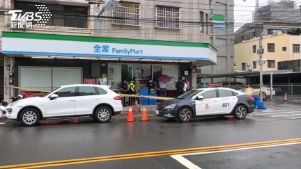 河智媛老闆超商身中多刀亡　犯嫌同車男被警帶回