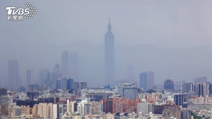 暴力雨神到何時？南北雨彈再轟1天　全台這天熱成乾