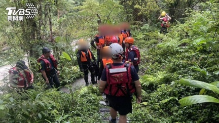 大雨狂炸烏來南勢溪暴漲　17人溯溪團隊一度受困