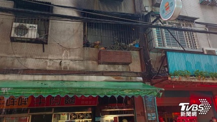 板橋民宅火警火舌向上延燒　5人送醫1命危搶救