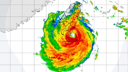 楊柳颱風將登陸！　桃機49航班「緊急取消」