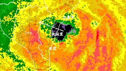 颱風登陸了！南部搖滾區「狂風暴雨慘虐」　北部防角隅效應
