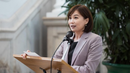 藍委喊砍總統、院長薪水　總統府批：總預算已躺4個月