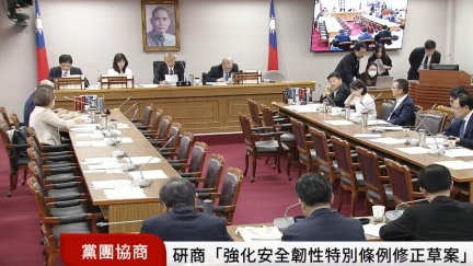柯總召回來了！「以前溫良恭從不讓」韓國瑜今給柯建銘2個讚