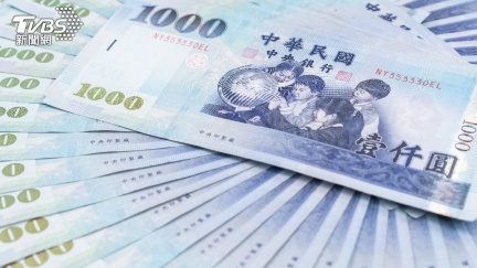 年終獎金來了！明年軍公教最高可領2.5個月這天入帳