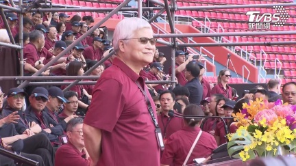 張忠謀缺席台積電運動會　魏哲家證實：身體不適無法參加