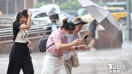 鳳凰減弱仍有威脅　粉專曝恐怖關鍵：恐1+1大於2
