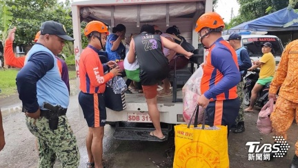颱風鳳凰已奪2命　菲律賓預防性撤離影響逾百萬人