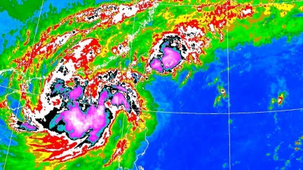 鳳凰逼近路徑又變！「致災雨彈」炸裂2地區