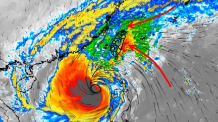 鳳凰颱風轉彎加速！登陸地點變了　穿心颱最新路徑曝