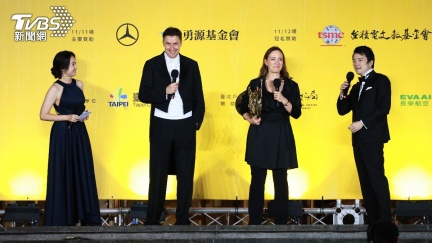 柏林愛樂6度來台　樂迷無畏風雨搶看戶外轉播