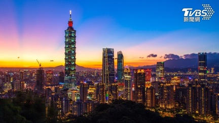 「台灣病」嚴重！《經濟學人》：新台幣被低估、勞工薪資被犧牲