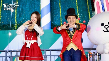新北耶誕城開城！遊客嗨喊「年年有驚喜」　侯友宜x李雅英同樂