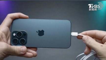快充損害電池？iPhone、安卓手機「半年實測」曝真相