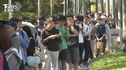 台大大氣系賭輸颱風假　民眾湧入「遲未見發雞排」失望