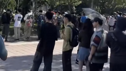 台大大氣系賭輸雞排放鳥百人　地理系出手送飲料