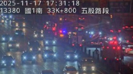 國1五股段6車追撞　車流回堵8公里