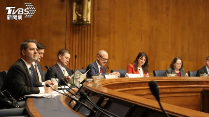 美示警：解放軍恐無預警攻台　英文宣傳刻意弱化戰意