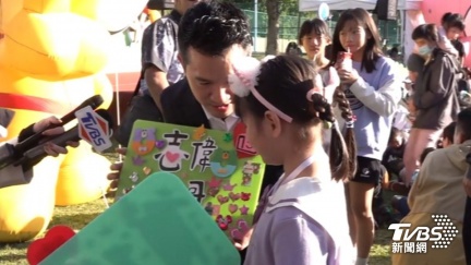 綠桃市長之爭！　何志偉年輕牌PK王義川空戰