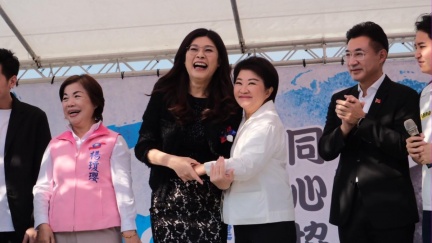 上任後首度同台！鄭麗文、盧秀燕「1句話」打破心結傳聞