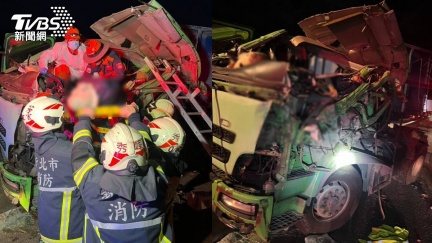 新北曳引車打滑失控「衝到對向」！3車遭波及　駕駛傷重死亡