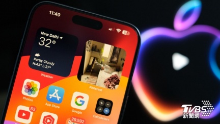 蘋果2026升級　爆料iPhone 18大改版、摺疊測試全螢幕