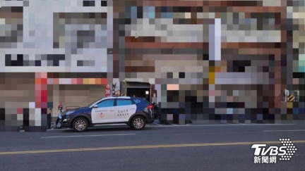 高雄鳳山檳榔攤命案後…同條路飄異味　破門驚見死屍