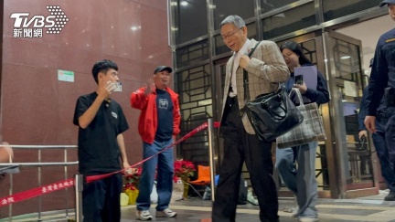 沈慶京庭上落淚　律師：密室逼供為何不查小沈是誰？